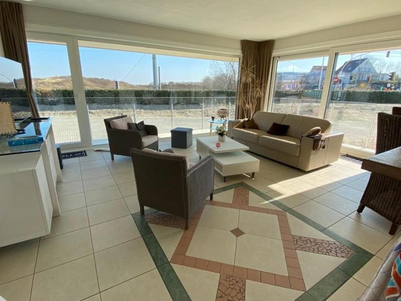Appartement Sunnyside-Of-Thesea - With Open View On Nature, Big Terraces All Around - Very Close To Sea, Beach, Stores, Restaurants & Beach Bars