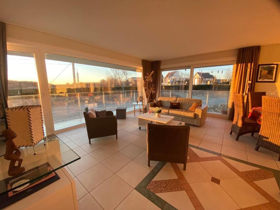 Appartement Sunnyside-Of-Thesea - With Open View On Nature, Big Terraces All Around - Very Close To Sea, Beach, Stores, Restaurants & Beach Bars *